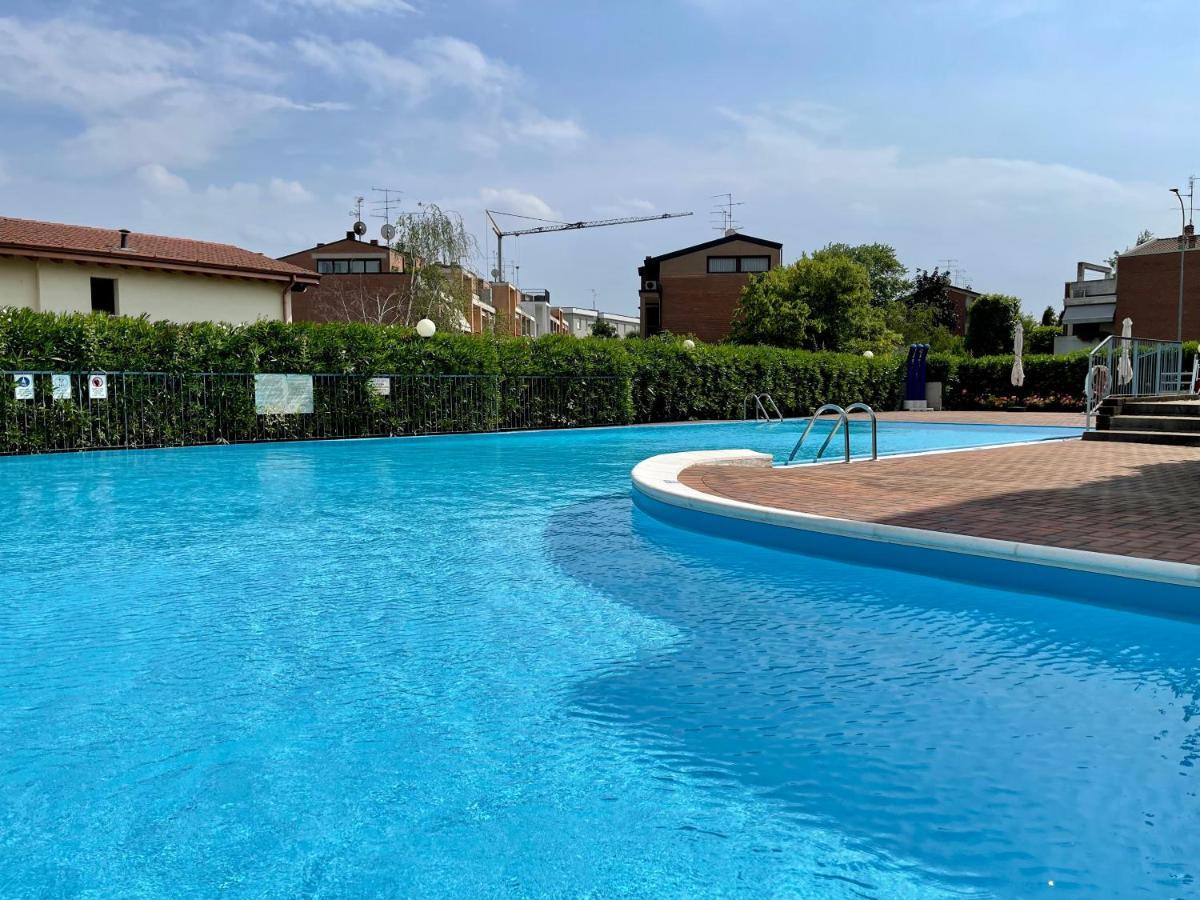 Garden Residence Appartamento Con Terrazzo E Piscina Desenzano del Garda Extérieur photo