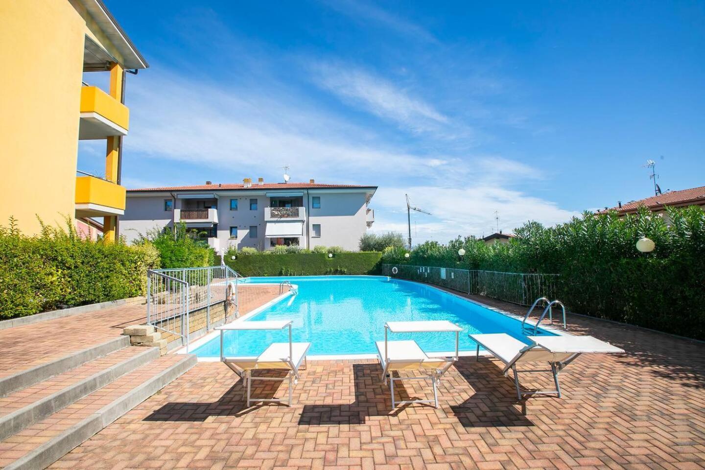 Garden Residence Appartamento Con Terrazzo E Piscina Desenzano del Garda Extérieur photo